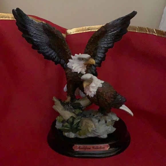 Montefiori Collection Other - ♦️HP♦️Pair of Eagles Statue by Montefiori Collection